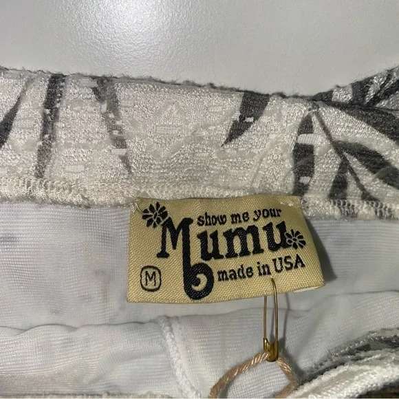 SHOW ME YOUR MUMU CHER TROPICAL FLORAL LONG SLEEVE LACE TOP & LACE MINISKIRT SET - Picture 2 of 11